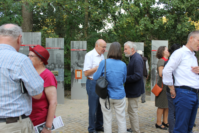 Friedhof der Maerzgefallenen_11