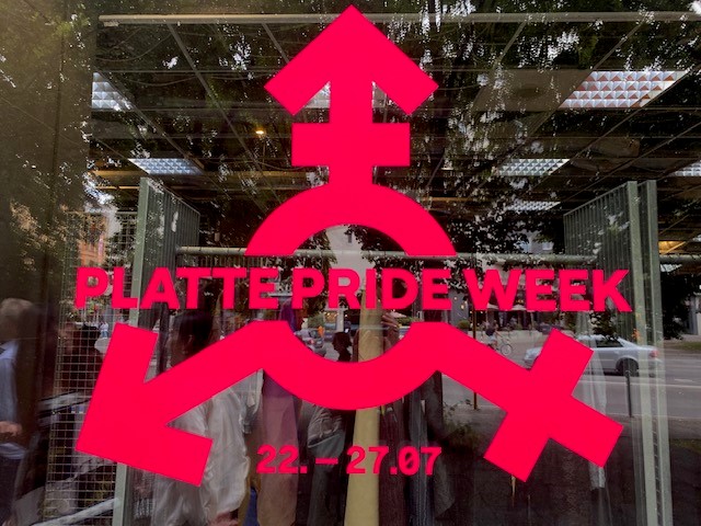 Logo der Pride Week in die PLATTE.Berlin