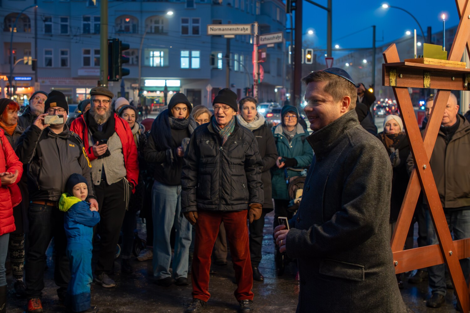 Chanukka vor dem Rathaus Lichtenberg - Martin Schaefer