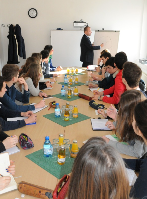 Besuch des Lycée Mongazon im Rathaus 05