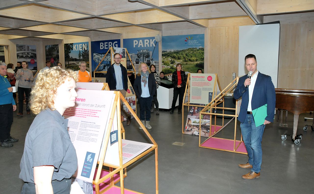  Ausstellung „Lebenswerte Stadt - 28 x Stadtentwicklung in Dänemark" - Eröffnung durch Bezirksstadtrat Stefan Bley