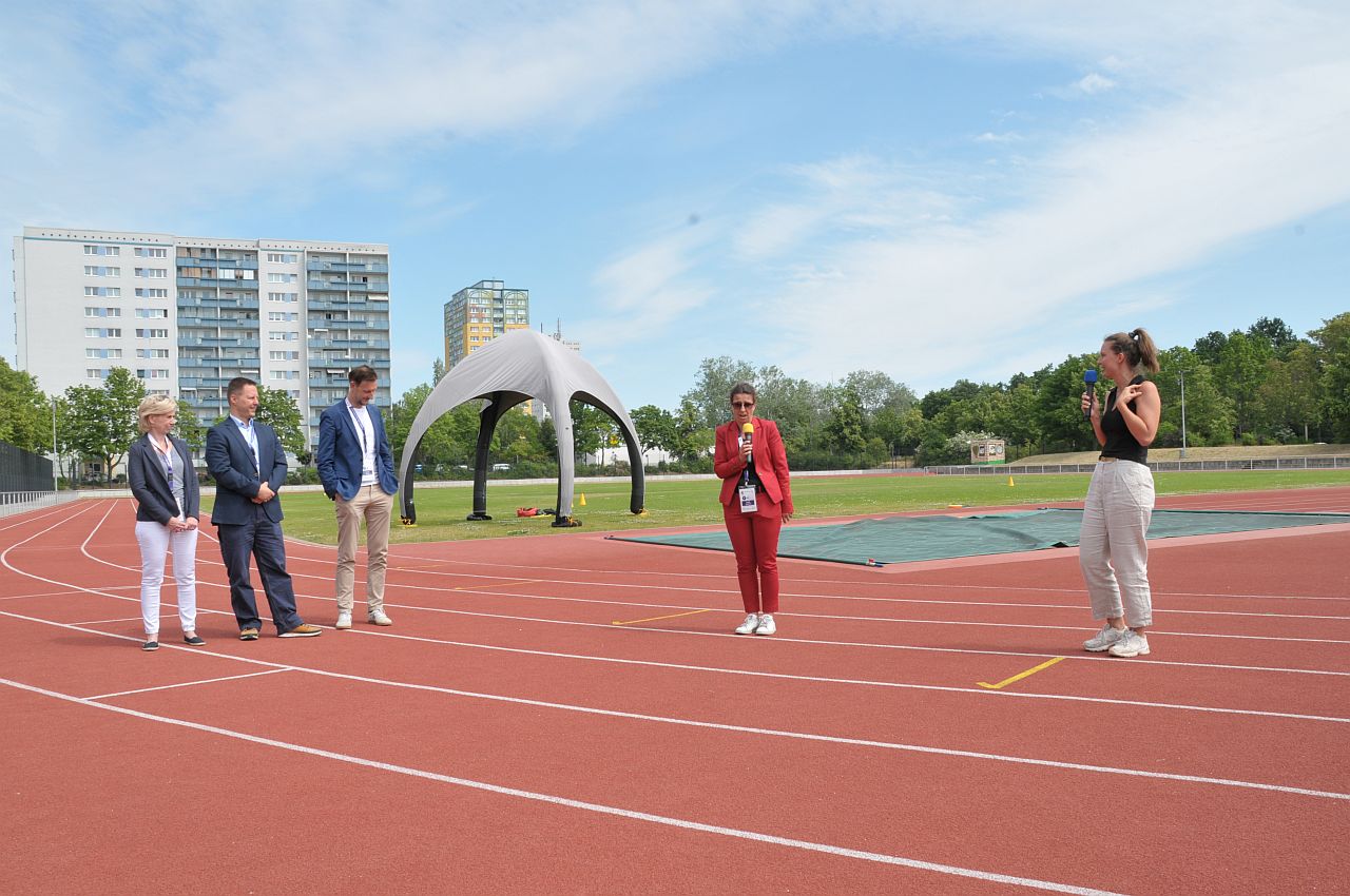 Special Olympics 2023 - Spiel- und Sportfest beim 1. VfL Fortuna Marzahn - Ansprache Bezriksbürgermeisterin Nadja Zivkovic