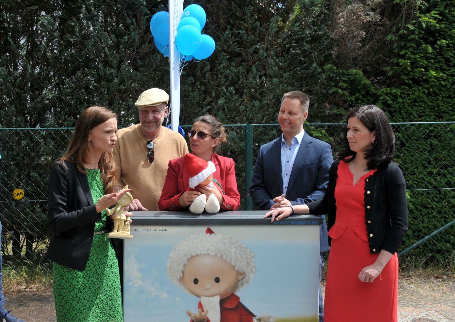 Vorstellung der Stromkästen im Sandmännchen-Design am Ullrichplatz in Mahlsdorf - Claudia Rathfux, Michael Wiedemann, Nadja Zivkovic, Stefan Bley und Katharina Günther-Wünsch