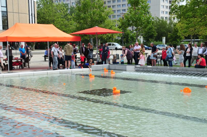 Einweihung der sanierten Brunnenanlage auf dem Victor-Klemperer-Platz