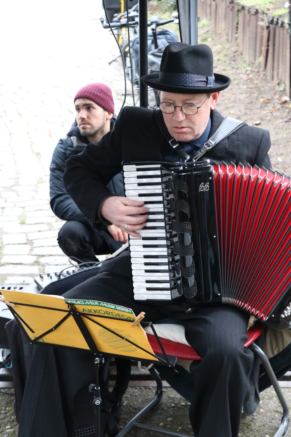 Berthold Pesch sorgte für den musikalischen Rahmen.