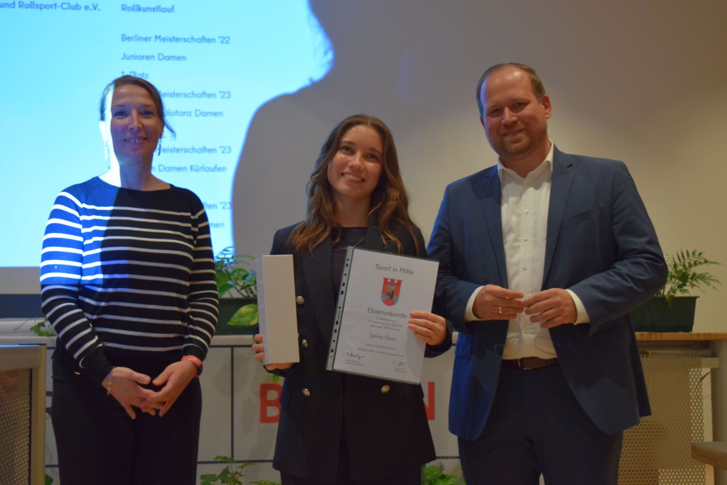 Selina Özen von Weddinger Eislauf- und Rollsport Club holte sich 2023 die Bronze-Medaille bei der Deutschen Meisterschaft im Junioren Solotanzen.