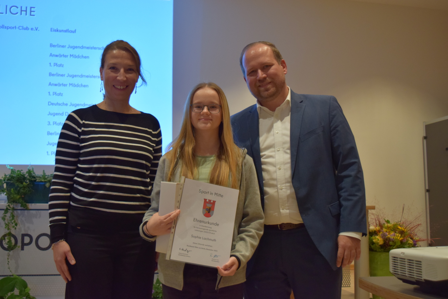 Sophie Lachmuth vom Weddinger Eislauf- und Rollsport Club errang den 1. Platz bei der Jugendmeisterschaft im Eiskunstlauf.