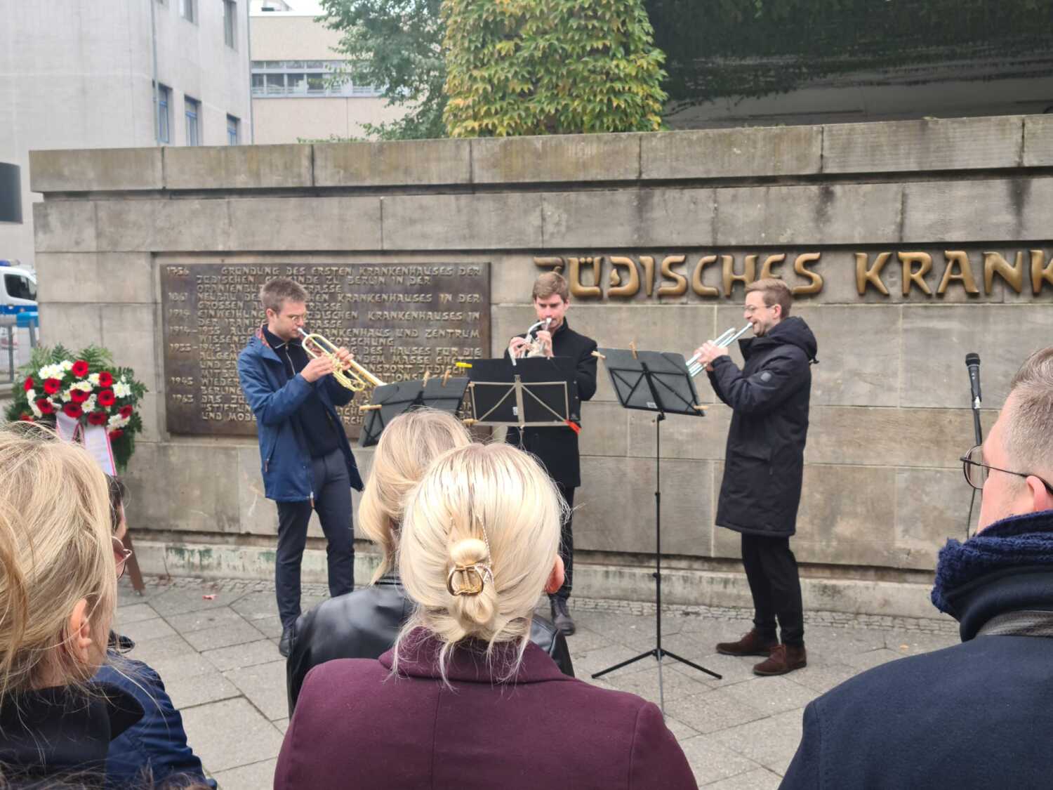 Musikalische Beiträge kamen von der Musikschule Fanny Hensel.