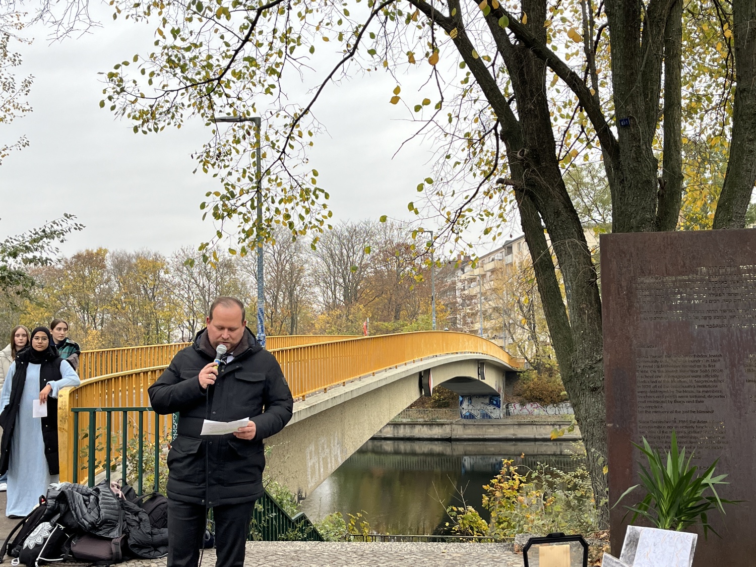 Gedenken Novemberpogrome Denkmal der israelitischen Synagogengemeinde Adass Jisroel am Siegmundshof 