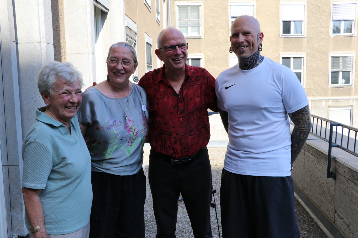 Renate Gebler, Angelika Krüger, Hans-Georg Rennert und Tobias Wolf wurden mit der Bezirksverdienstmedaille ausgezeichnet.