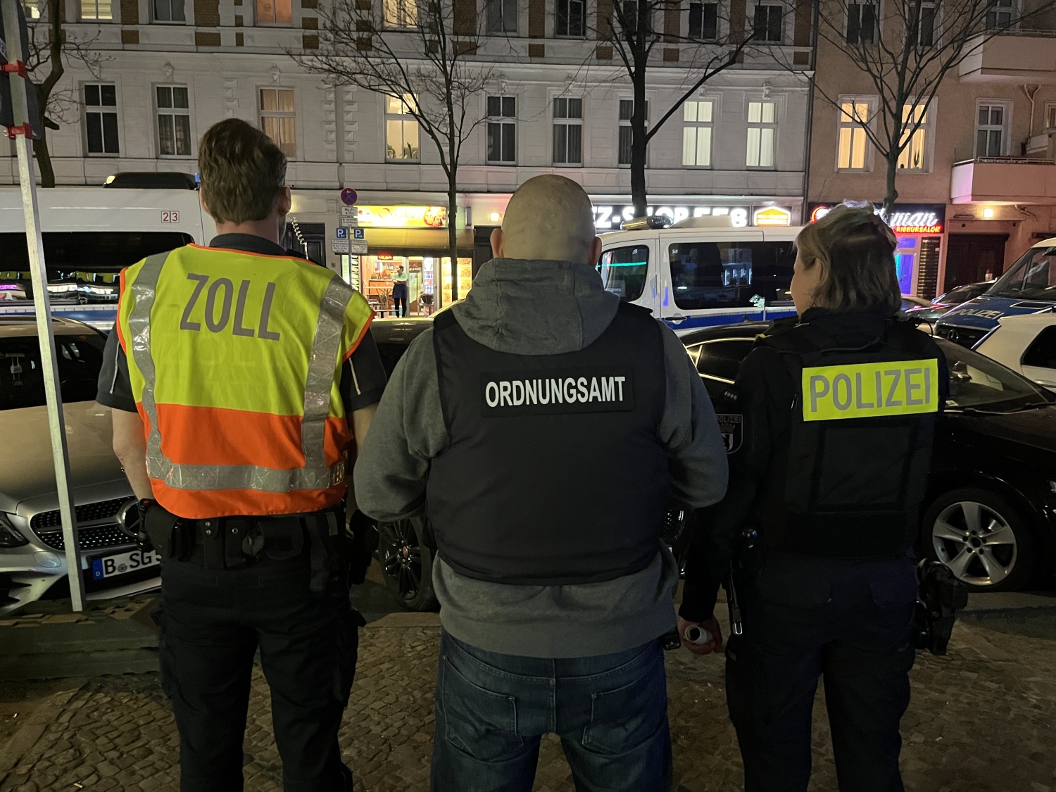 75 Einsatzkräfte von Polizei, Zoll, Ordnungsamt, Steuerfahndung und Finanzamt nahmen am Verbundeinsatz teil.