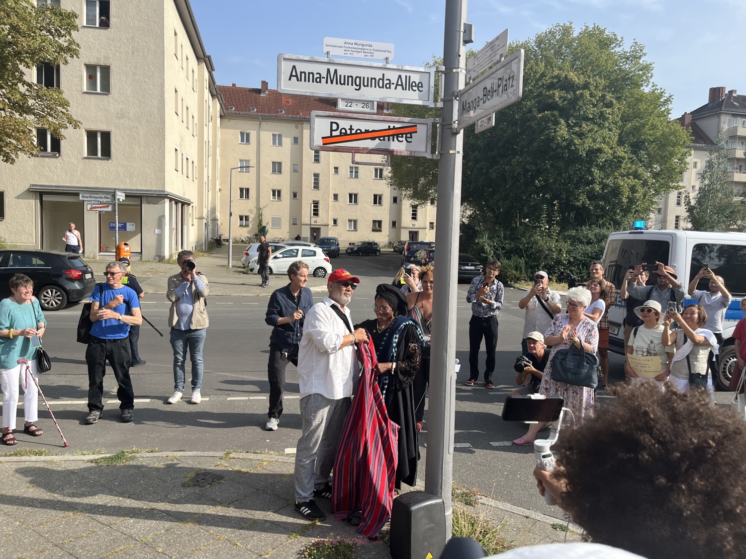 Zwischen Afrikanischer Straße und Müllerstraße heißt die Petersallee künftig Anna-Mungunda-Allee.