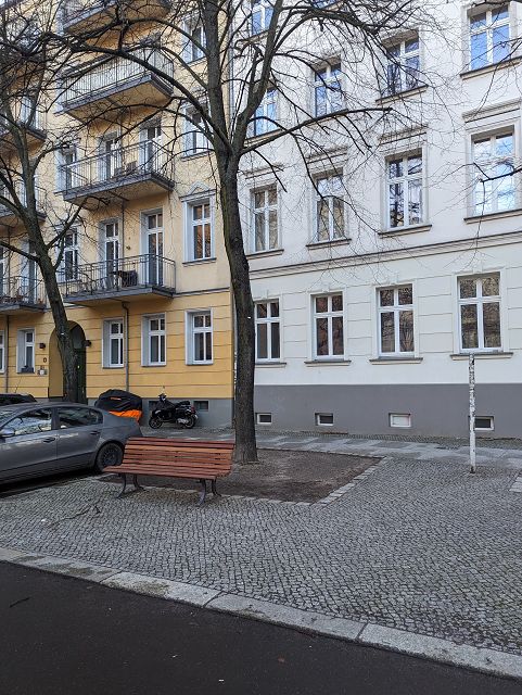 Sitzbänke im öffentlichen Straßenland