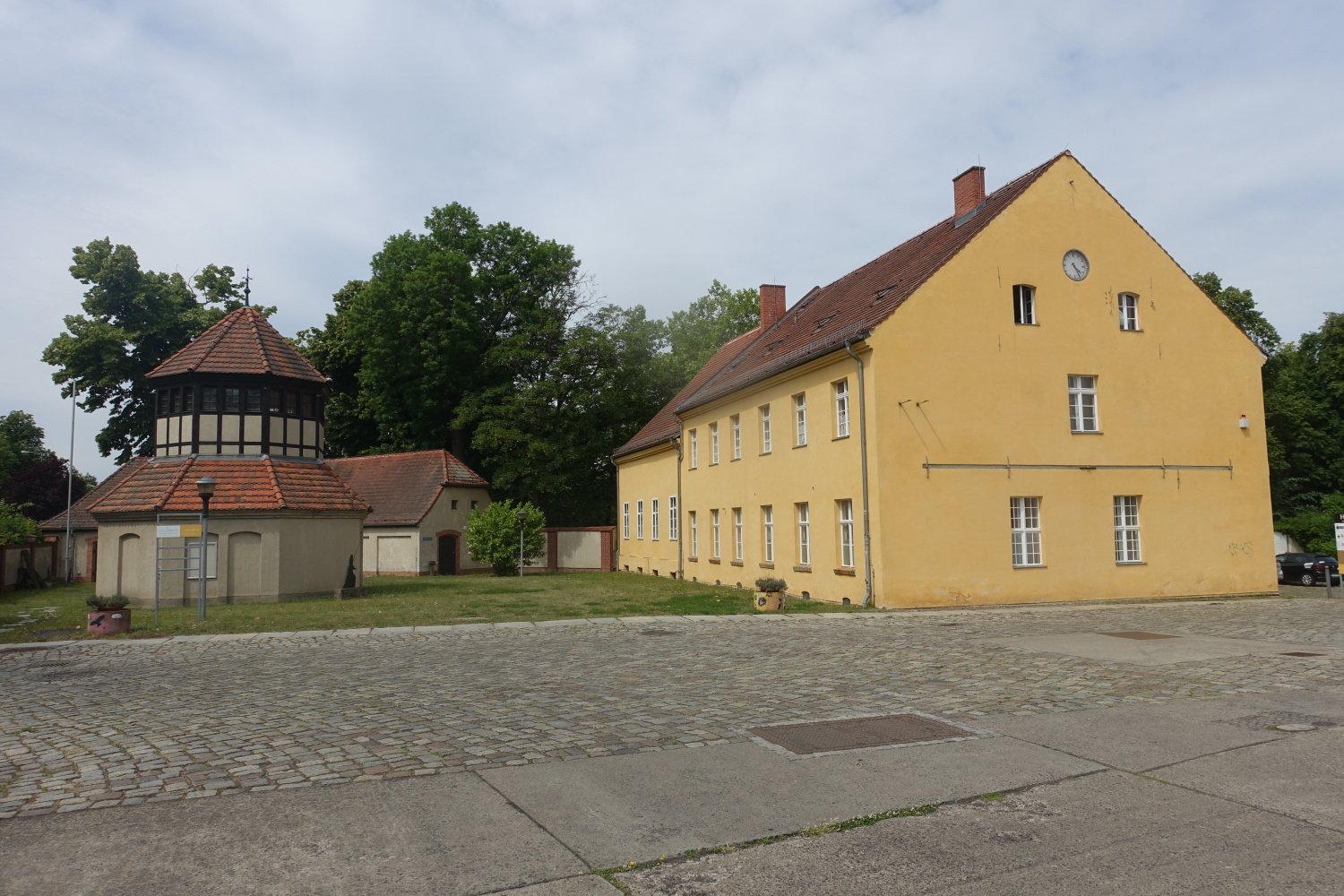 Das Inspektorenhaus mit Taubenturm, Foto 2022 