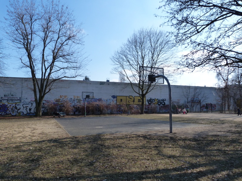 Spielplatz Auguste-Viktoria-Allee 11