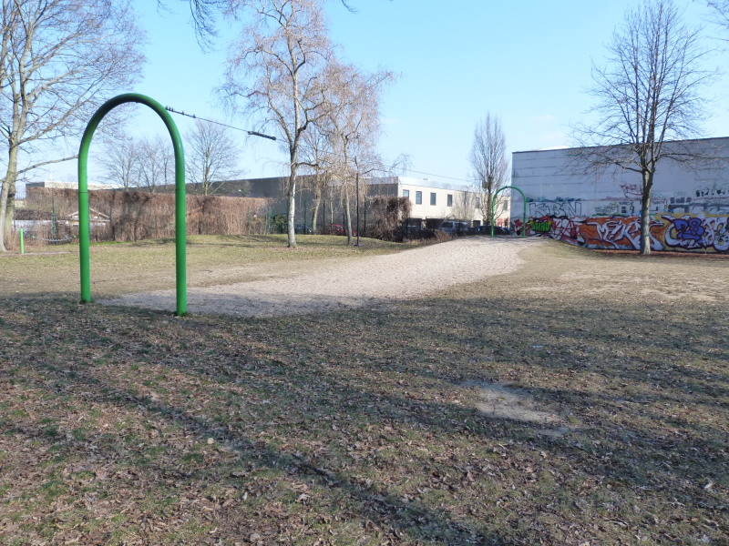 Spielplatz Auguste-Viktoria-Allee 6