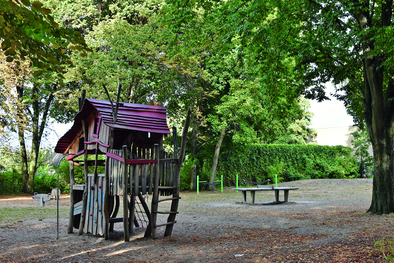 Spielplatz Auguste-Viktoria-Allee 1