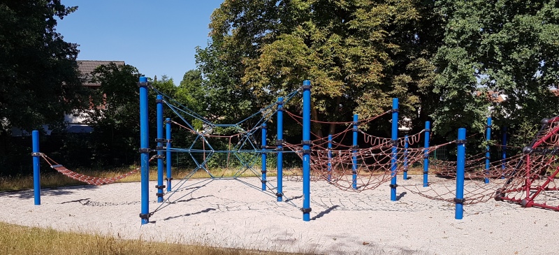 Spielplatz Waldstraße 3