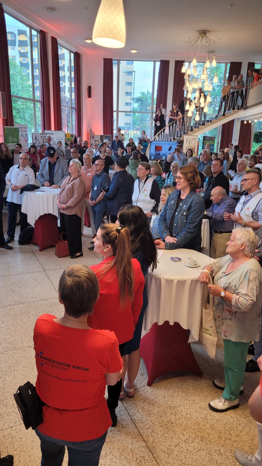 Das Foyer des Ernst-Reuter-Saals war gut besucht