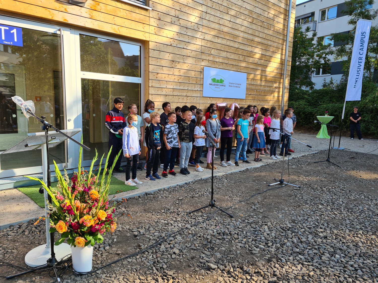 Eröffnung des Holz-MEB Birken-Grundschule 
