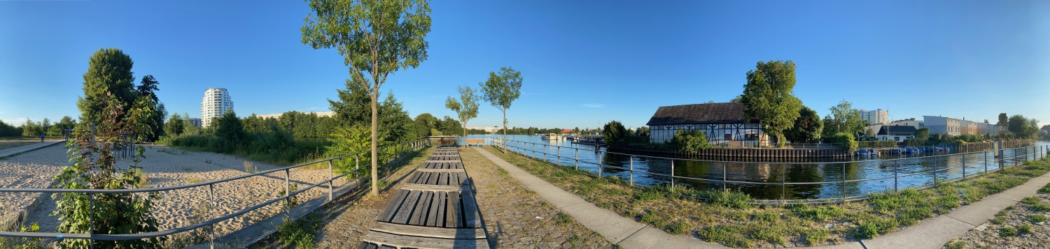 Maselakepark - Spazierweg am Maselakekanal mit Blick auf die Havelperle