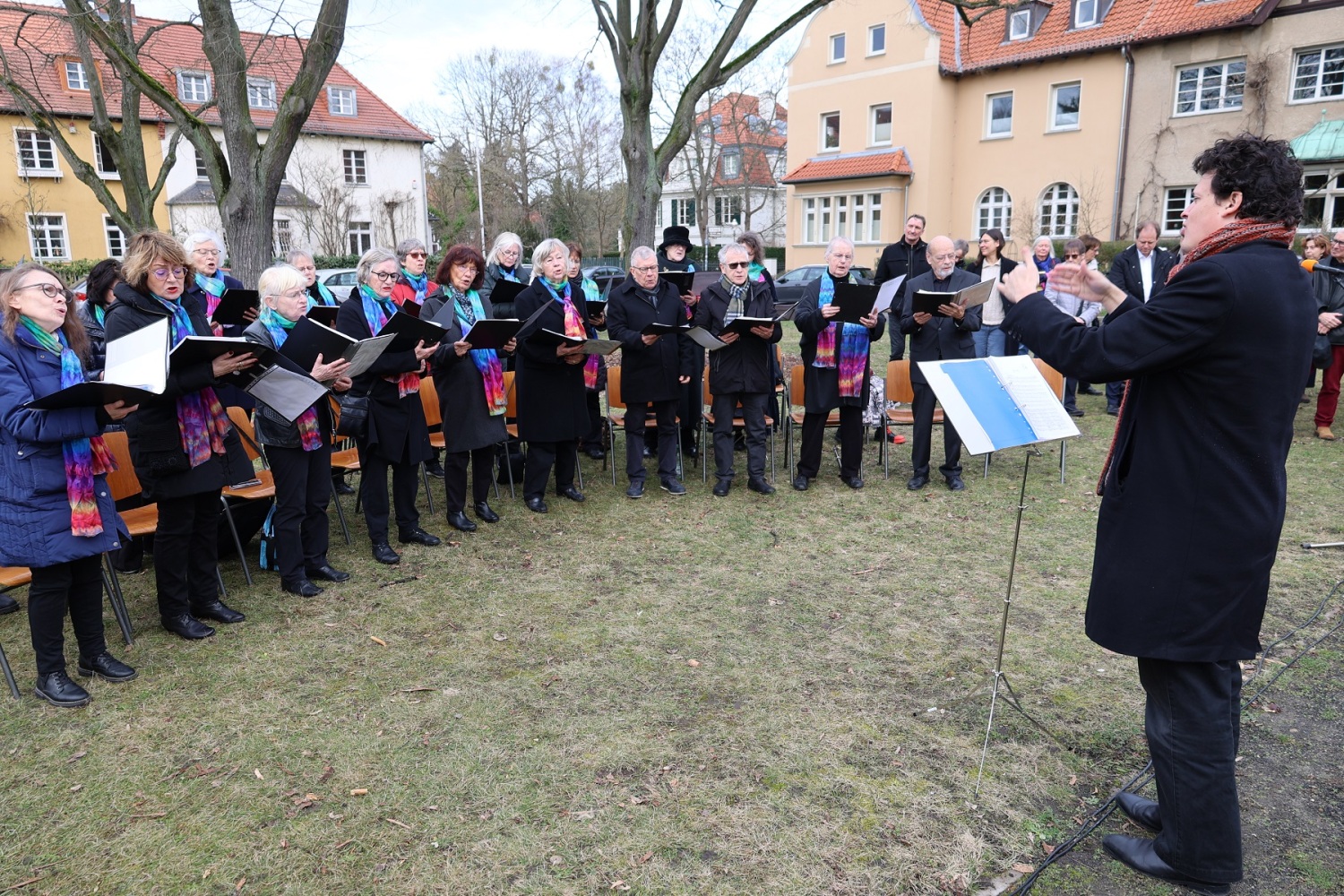 Shalom-Chor Berlin bei der Benennung des Estrongo-Nachama-Platzes