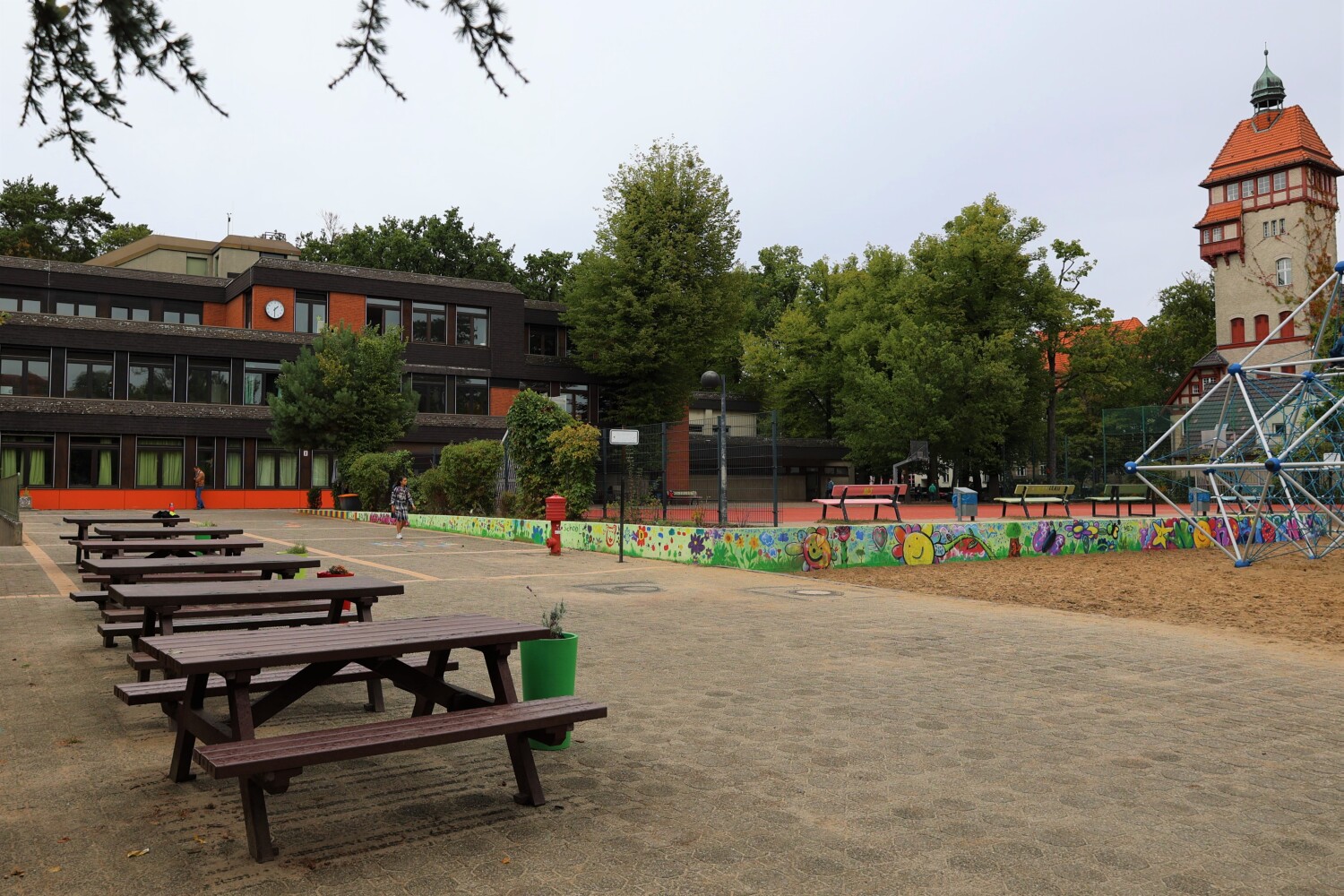 Blick auf den Hof der Nord-Grundschule