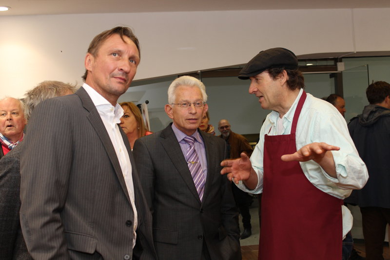 Frühlingsfest05 - Ridders Kaffeerösterei, Bezirksbürgermeister Norbert Kopp im Gespräch mit Tom Ridder und Michael Pawlik, Leiter der Wirtschaftsförderung - OTL am 2014.05.10