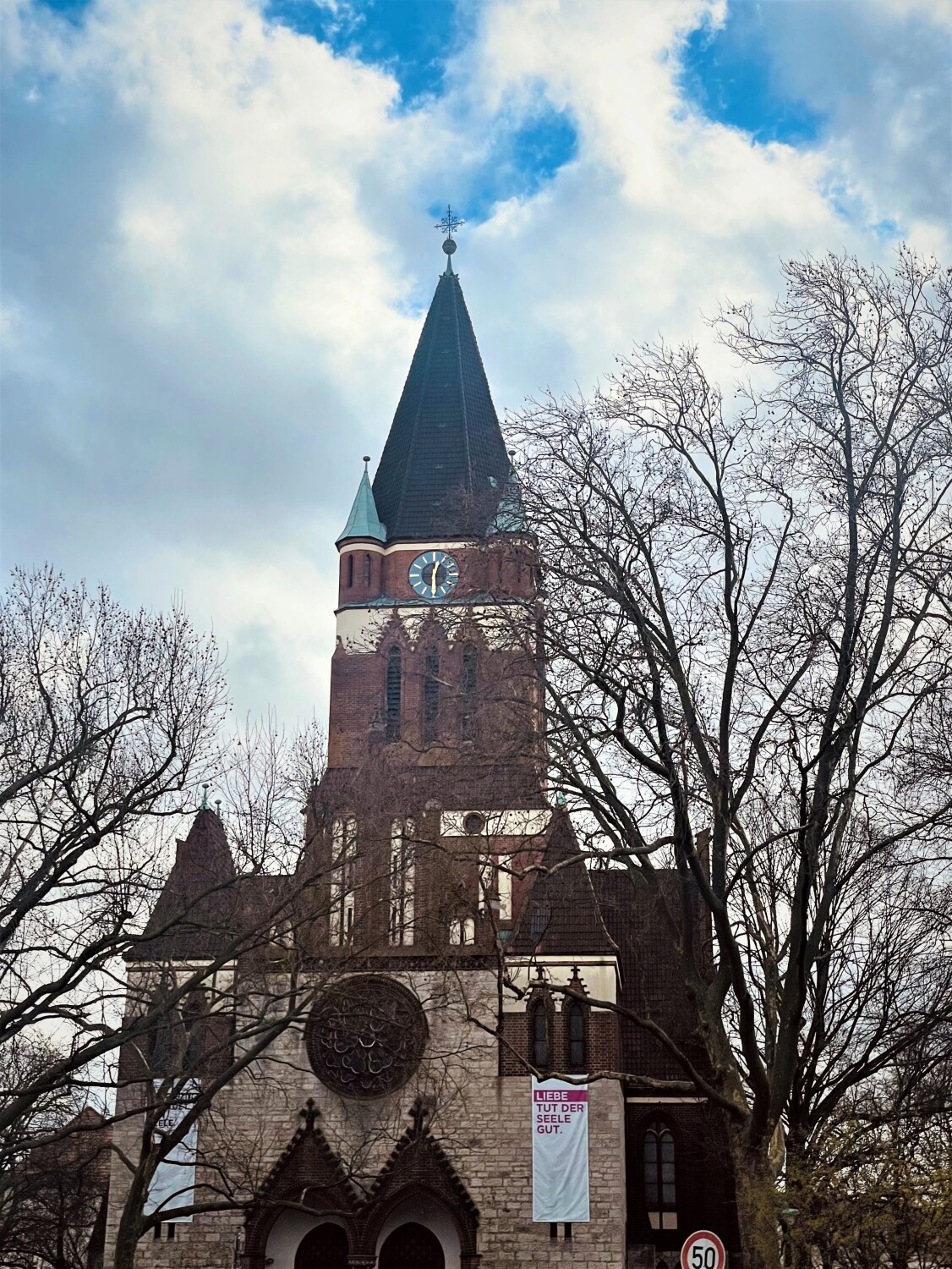 Die Dreifaltigkeitskirche in Lankwitz von außen