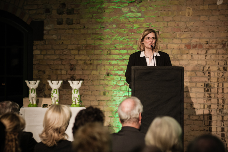 Bezirksbürgermeisterin Angelika Schöttler begrüßt die Gäste