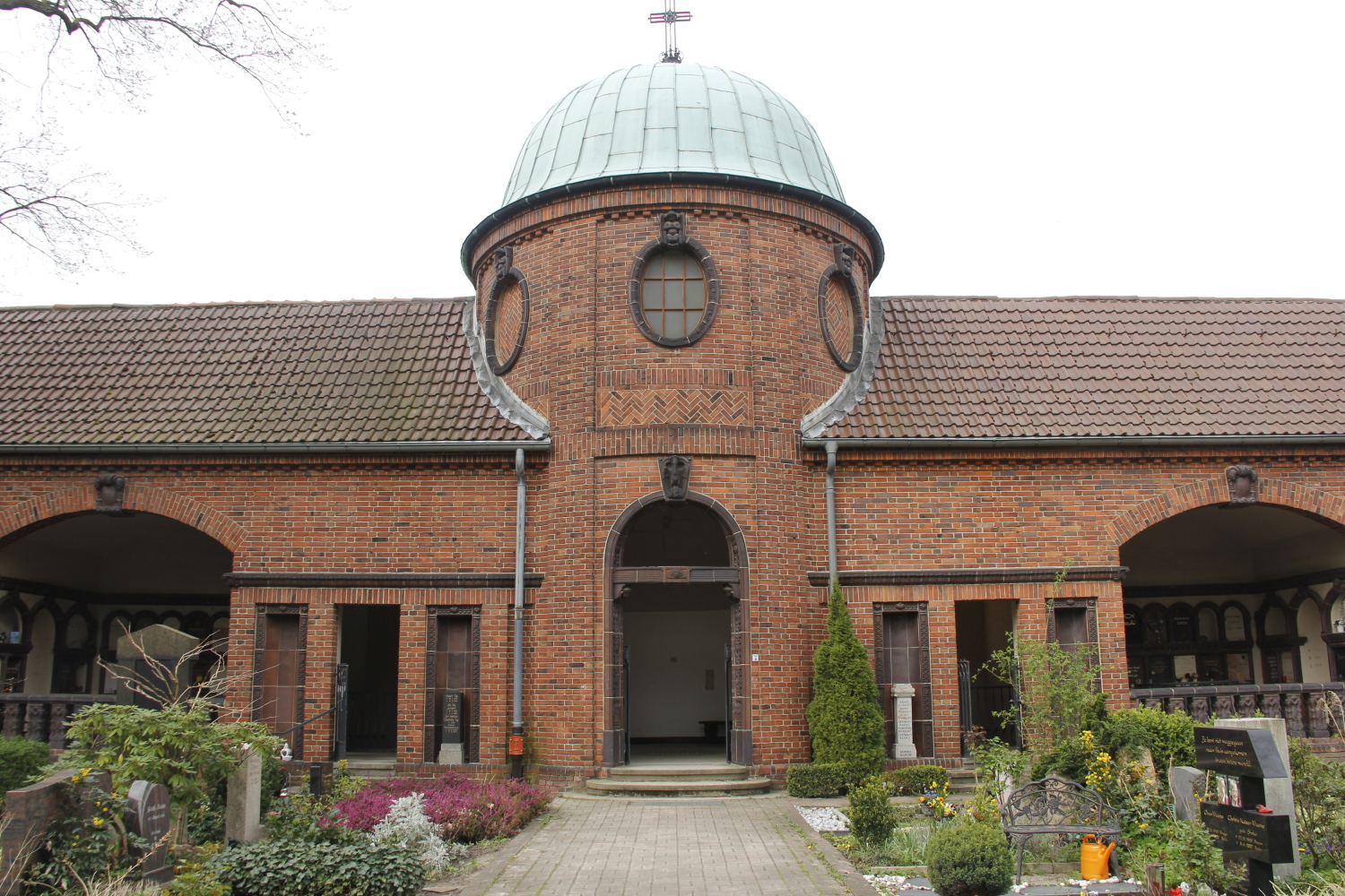 Columbarium auf einem Friedhof