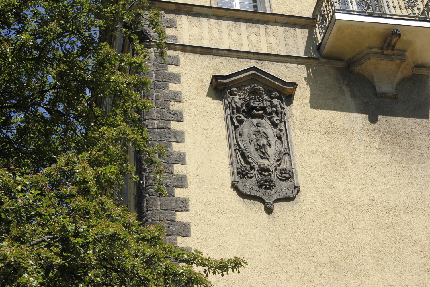 Relief an einer Häuserwand