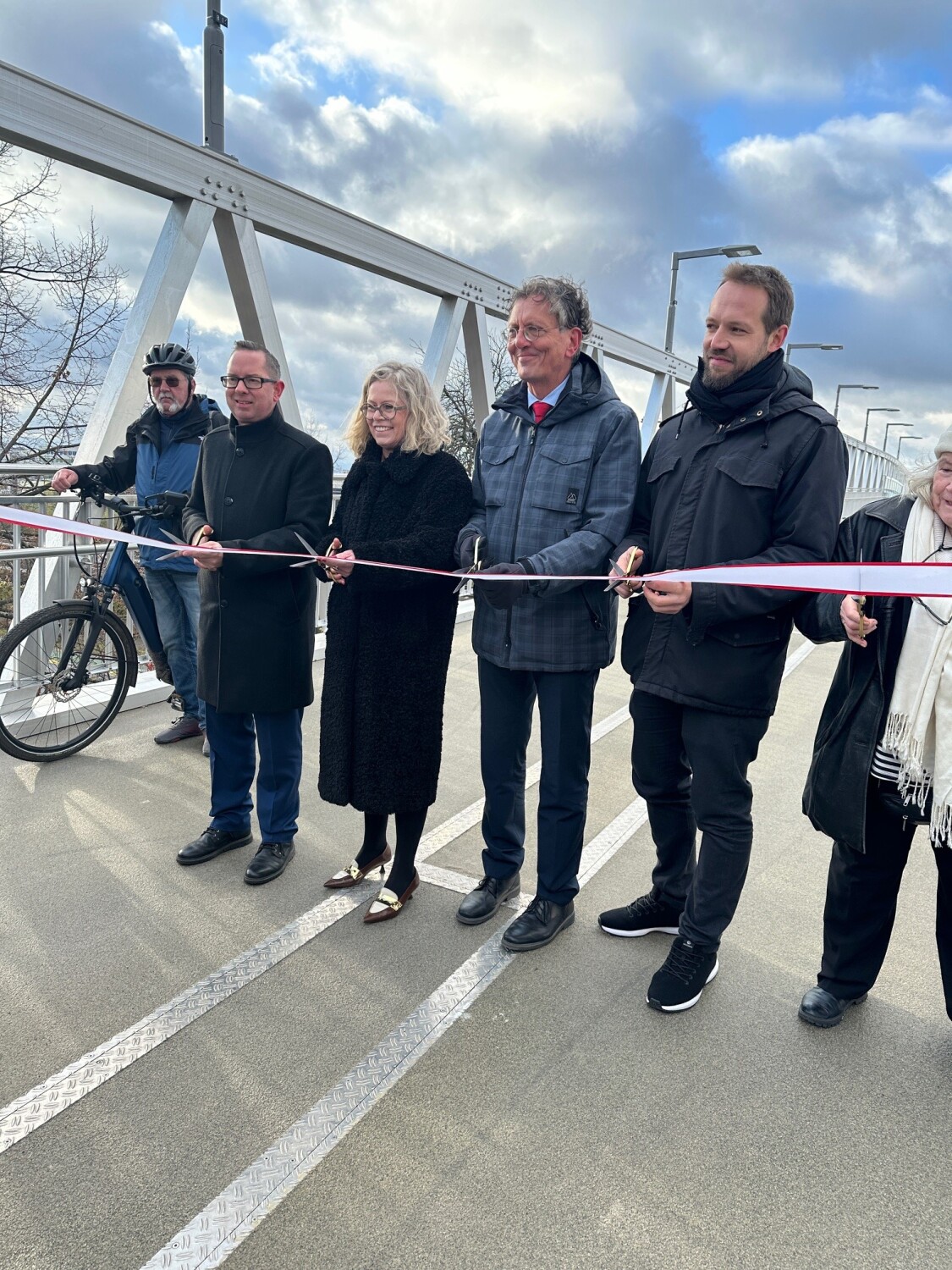 Rad- und Fußgehbrücke Hilde-Archenhold-Brücke - feierliche Verkehrsfreigabe