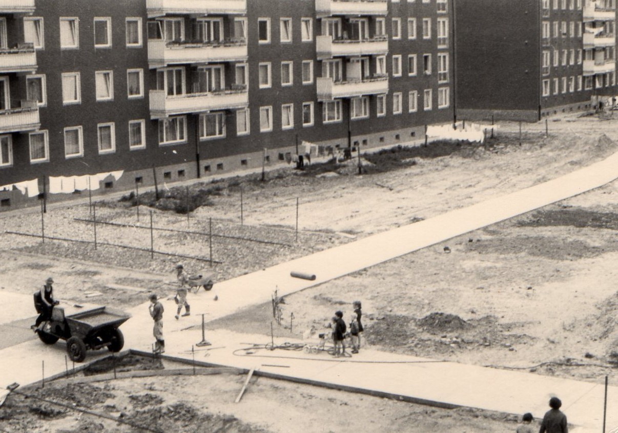 Abbildung der Schule am Ginkobaum im Jahr 1964