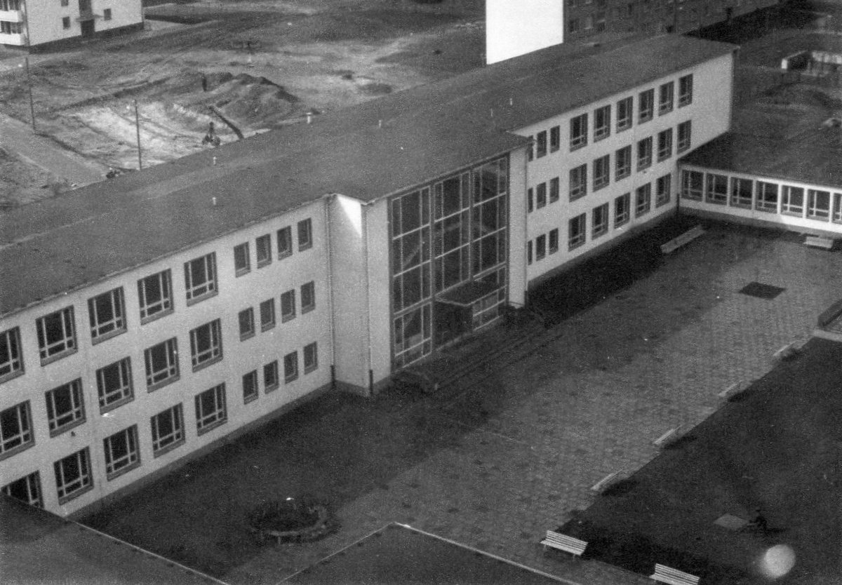 Schule am Ginkobaum Luftaufnahme 1964-1965