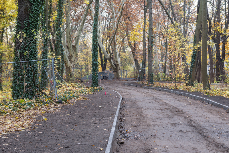 2018/2019, Dokumentation, Wiederherstellung Parkweg, Einfassung