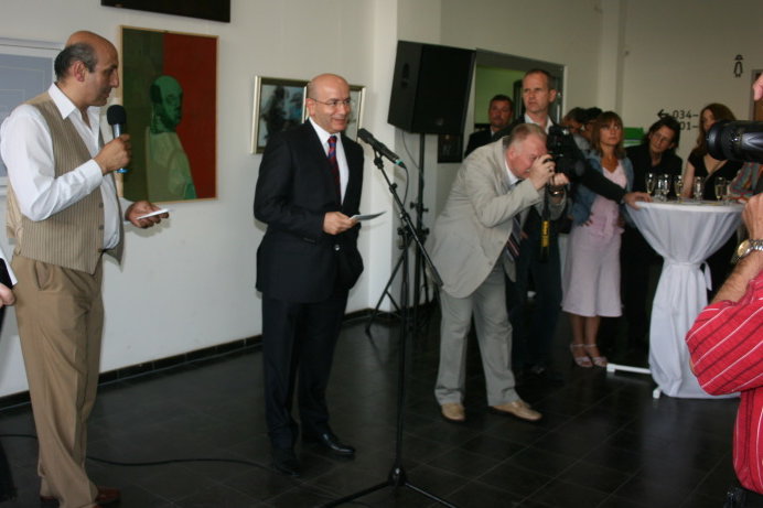 Türkische Delegation bei einer Vernissage