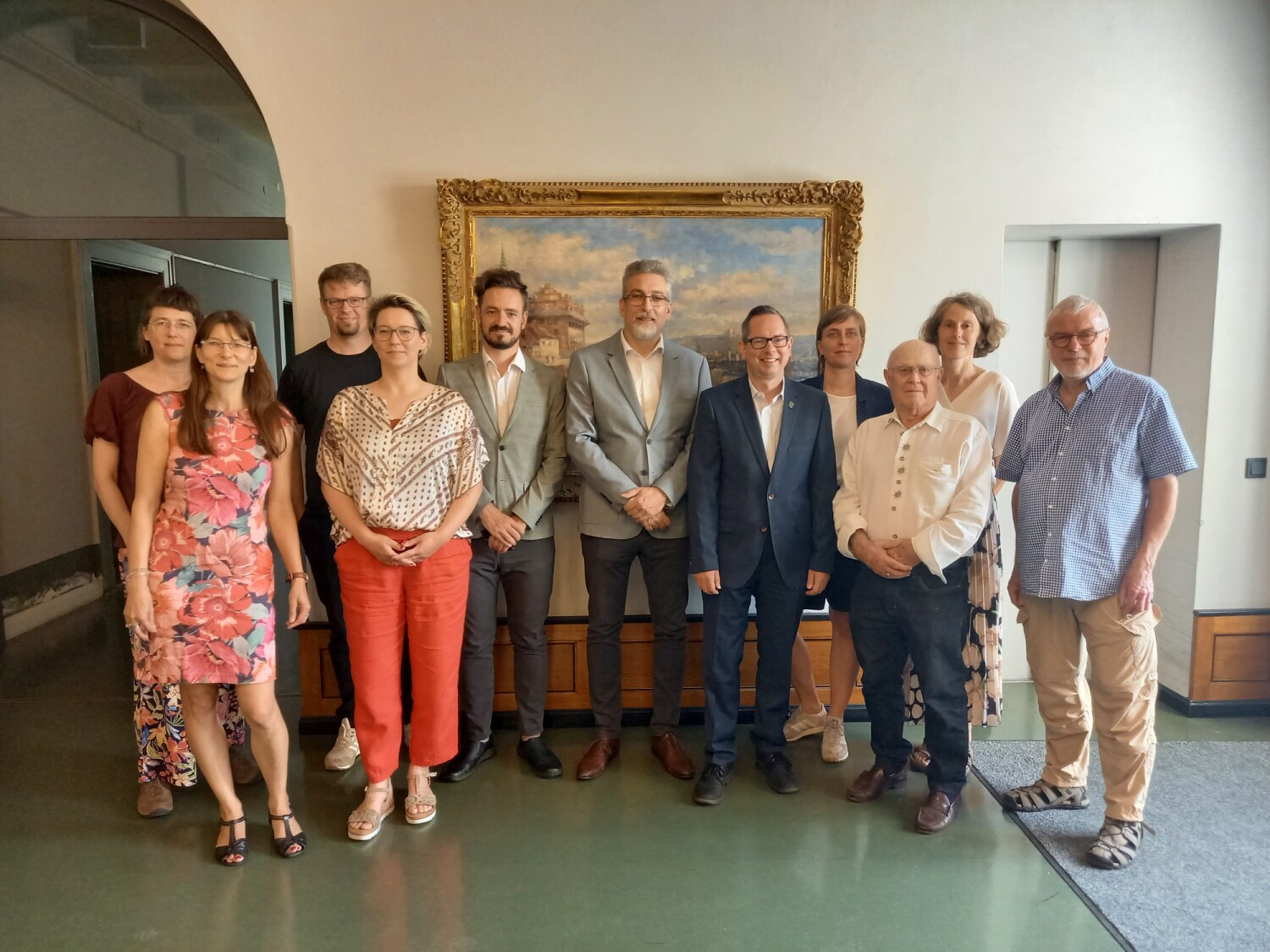 Gruppenbild im Rathaus Treptow