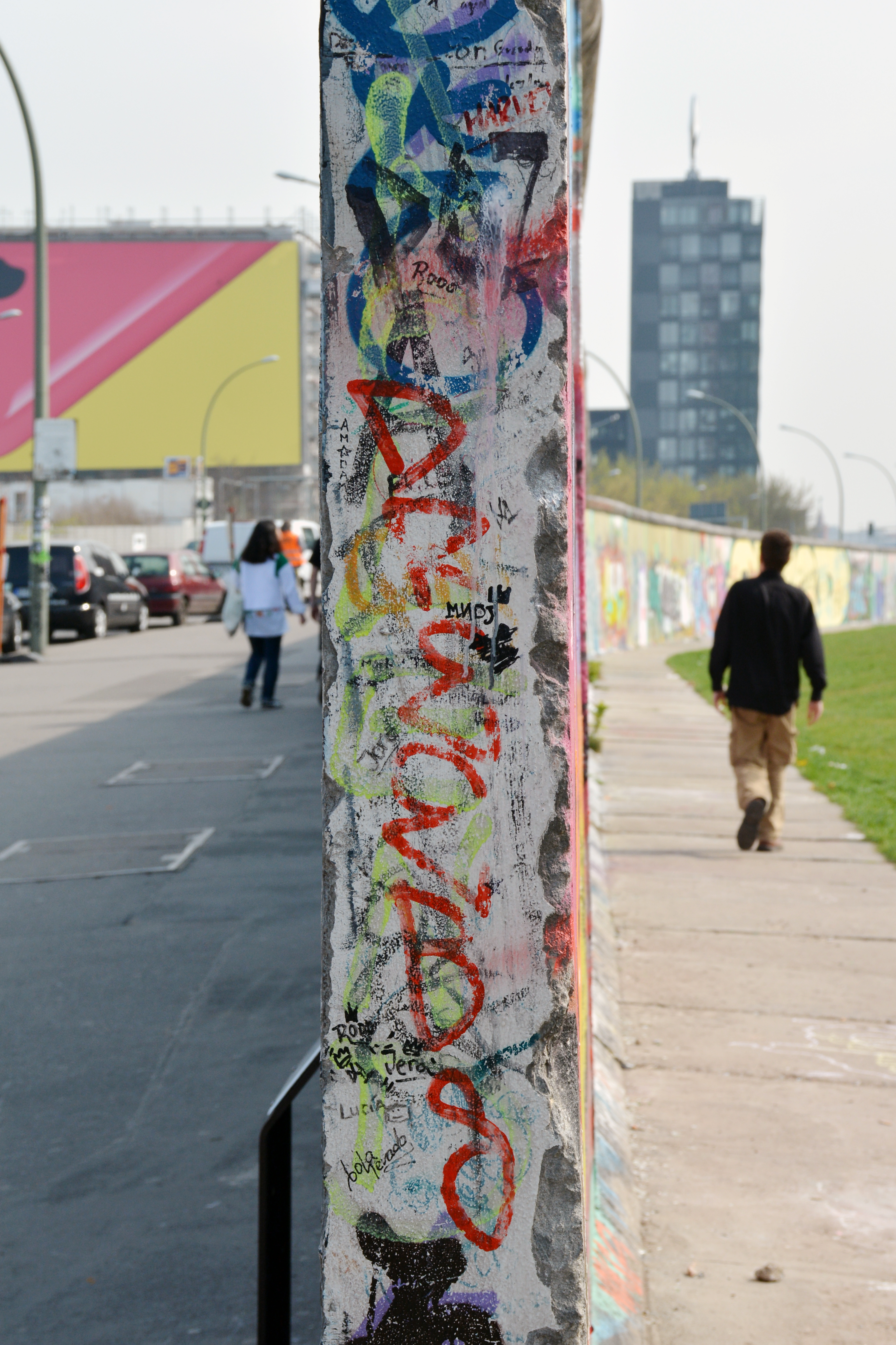 vor und hinter der Berliner Mauer