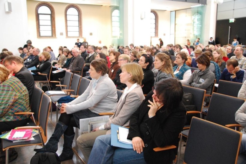 Teilnehmende der Konferenz bei Vortrag II