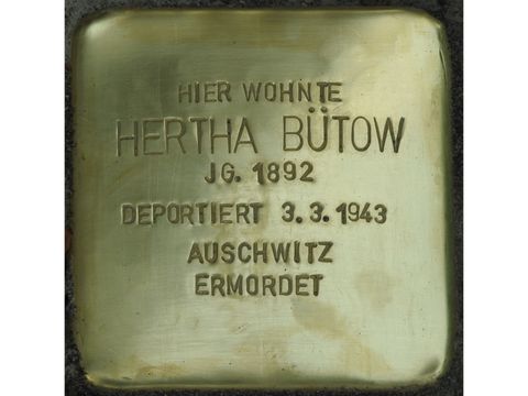 Stolperstein Hertha Bütow - Pariser Str 63