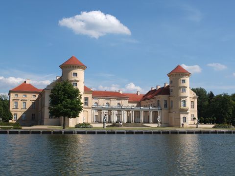 Schloss Rheinsberg vom Wasser aus
