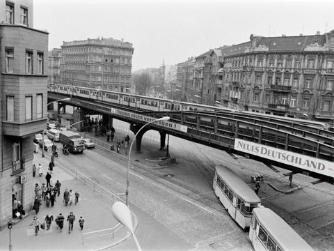 Bildvergrößerung: Die Schönhauser Allee in Ost-Berlin im Jahre 1979