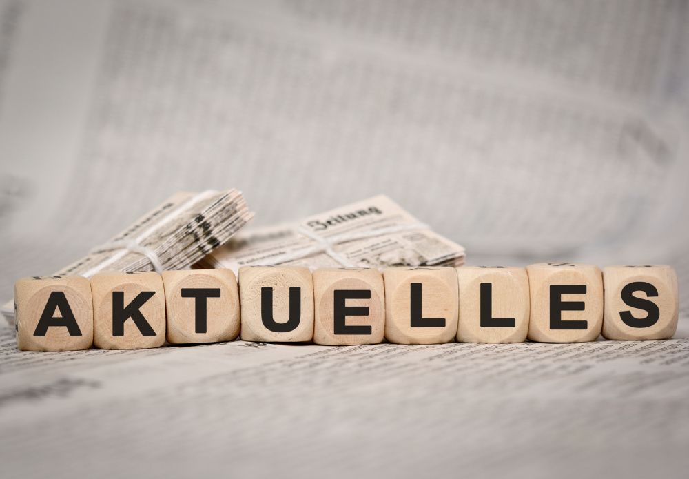 Aktuelles Zeitungsstapel