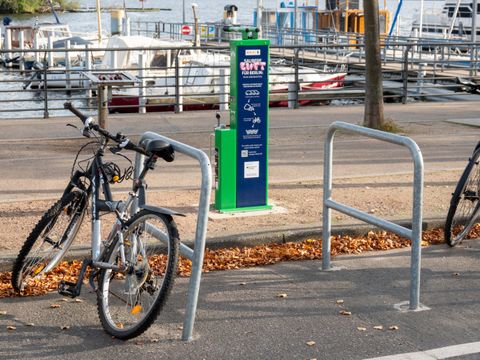 Bildvergrößerung: Fahrradreparaturstation für Spandau