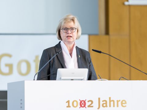 Bezirksstadträtin Cerstin Richter-Kotowski bei der Jubiläumsfeier des Krankenhaus Waldfriede