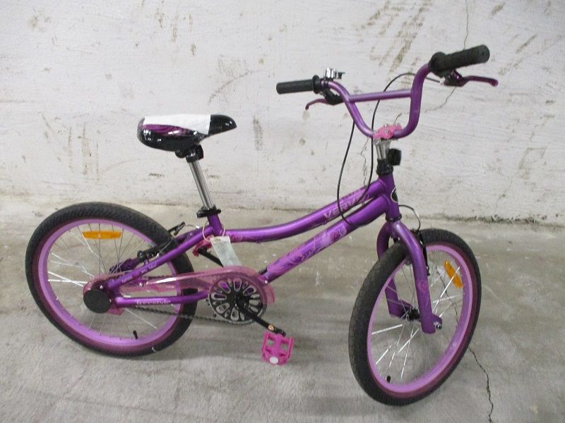 Lilafarbenes Kinderfahrrad