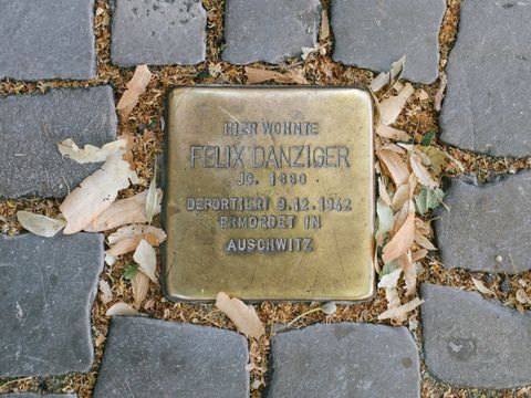 Bildvergrößerung: Stolperstein für Felix Danziger