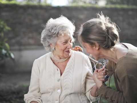 Bildvergrößerung: Eine kleine Freude für die Seniorinnen und Senioren in Reinickendorf