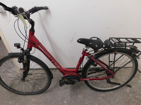 Rotes E-Bike